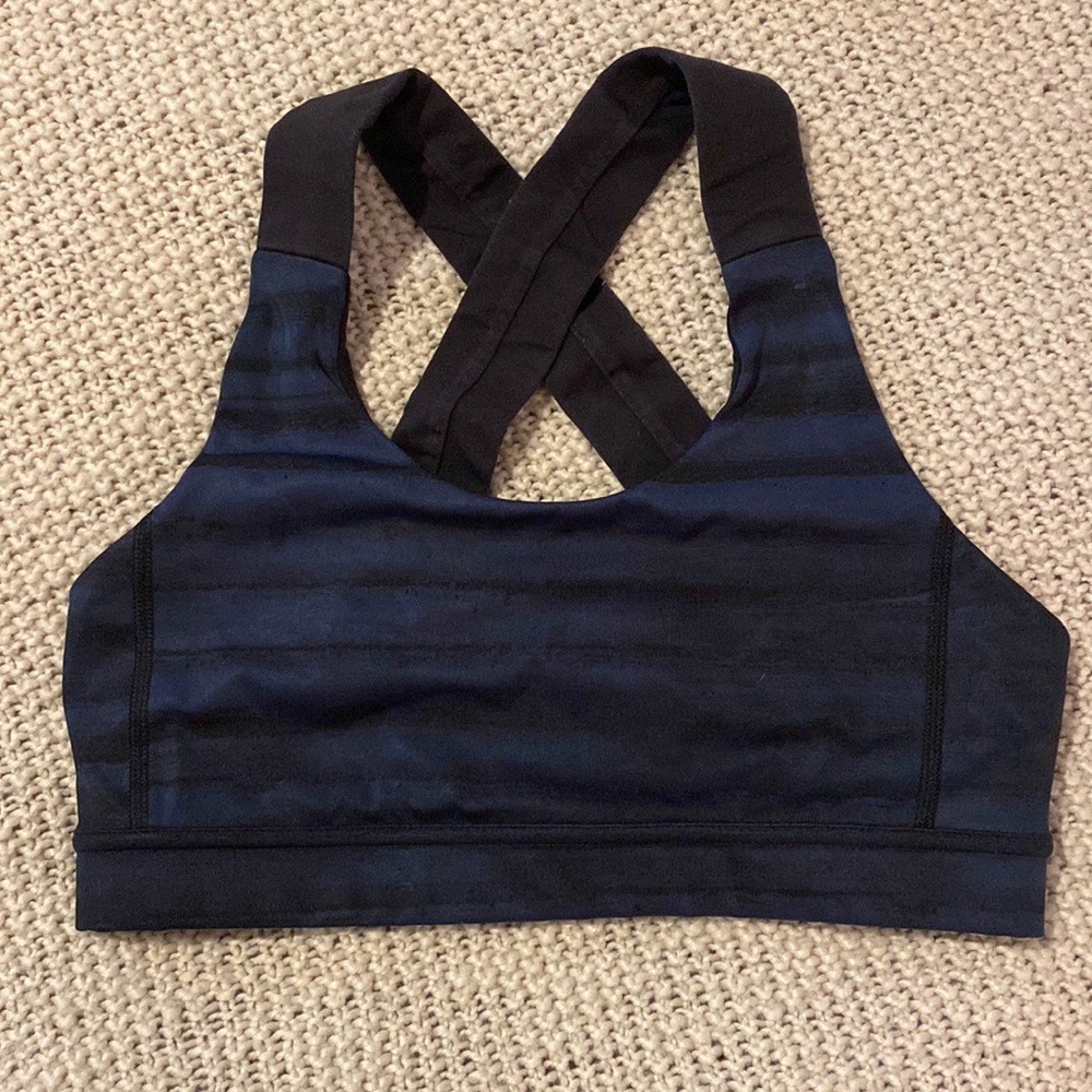 Lululemon sports bra